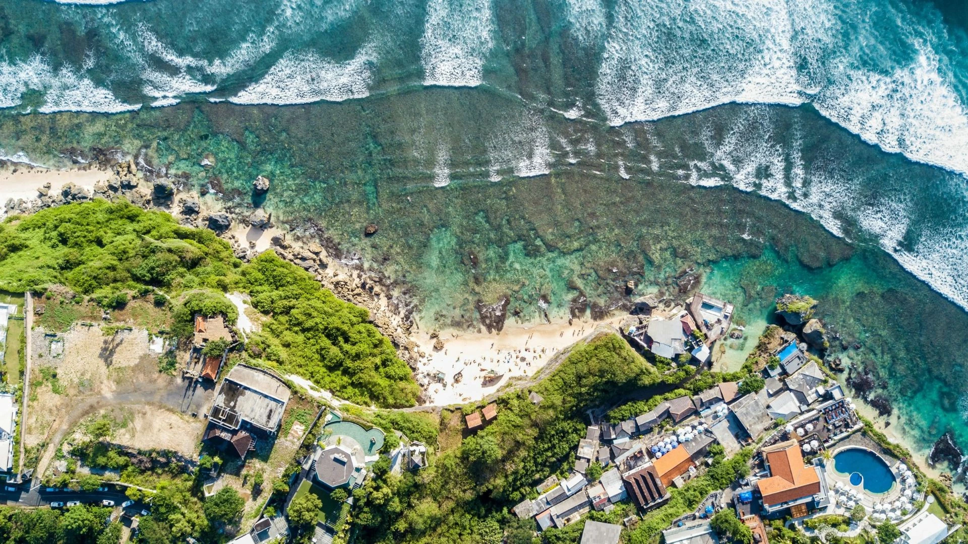 Uluwatu Cliff with restaurants and Hotels